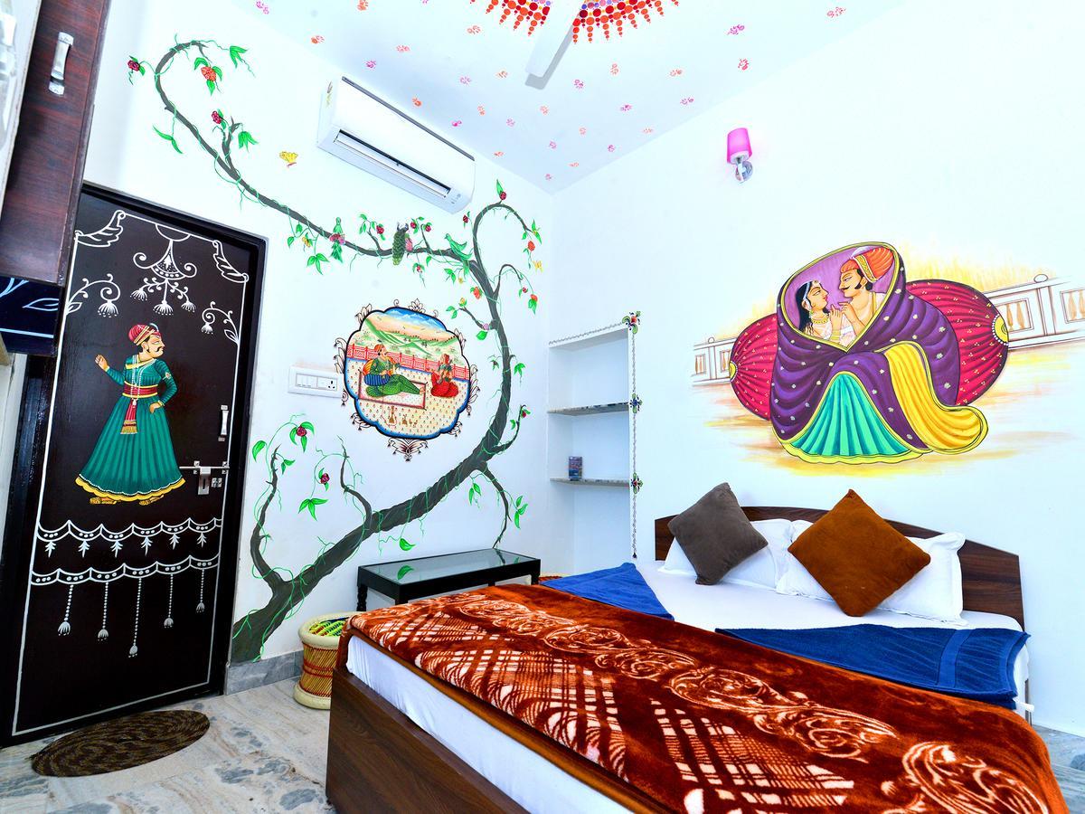 L G Guest House Jodhpur  Bilik gambar