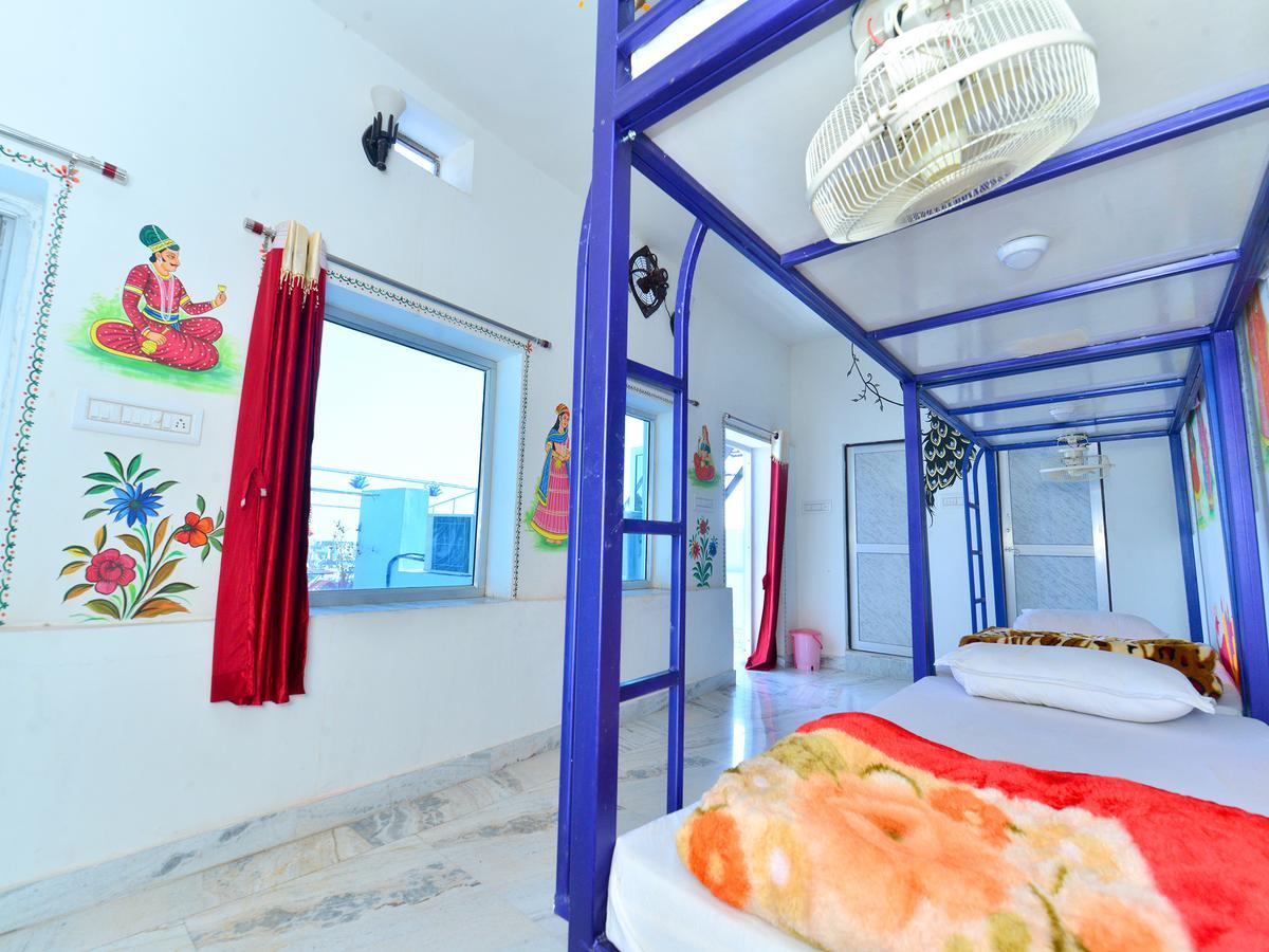 L G Guest House Jodhpur  Bilik gambar