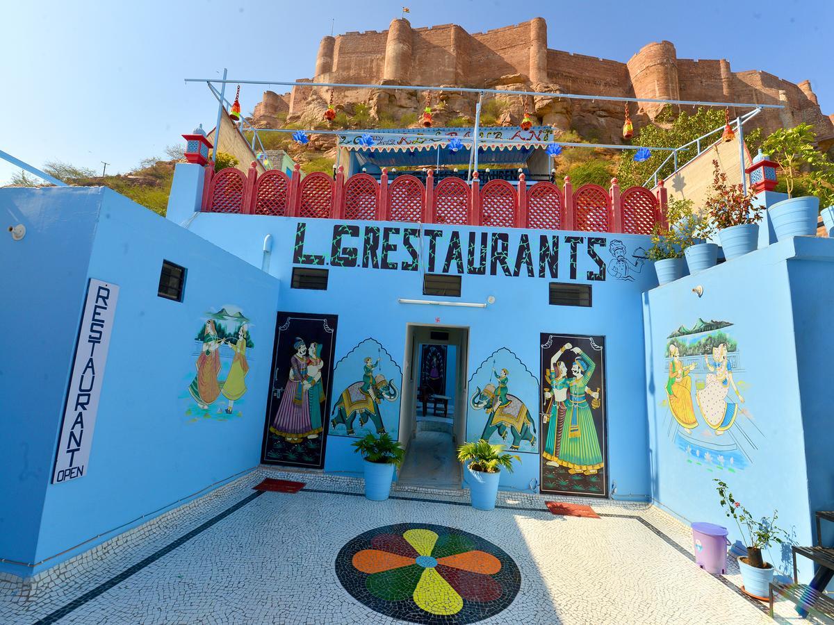 L G Guest House Jodhpur  Bilik gambar