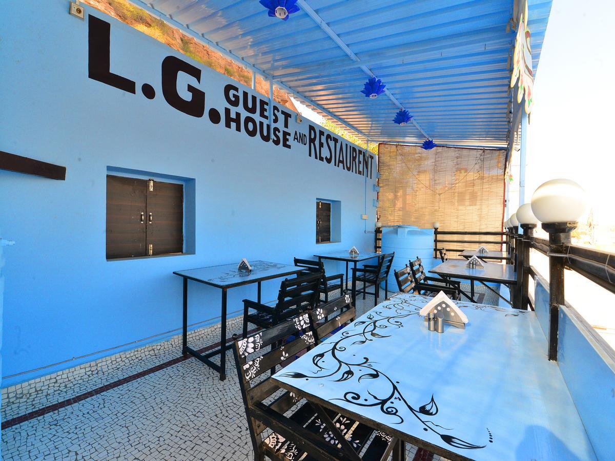 L G Guest House Jodhpur  Bilik gambar