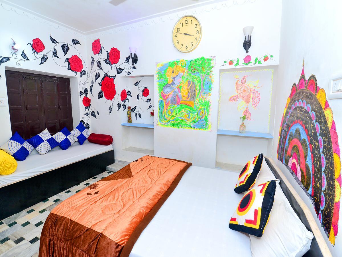 L G Guest House Jodhpur  Bilik gambar
