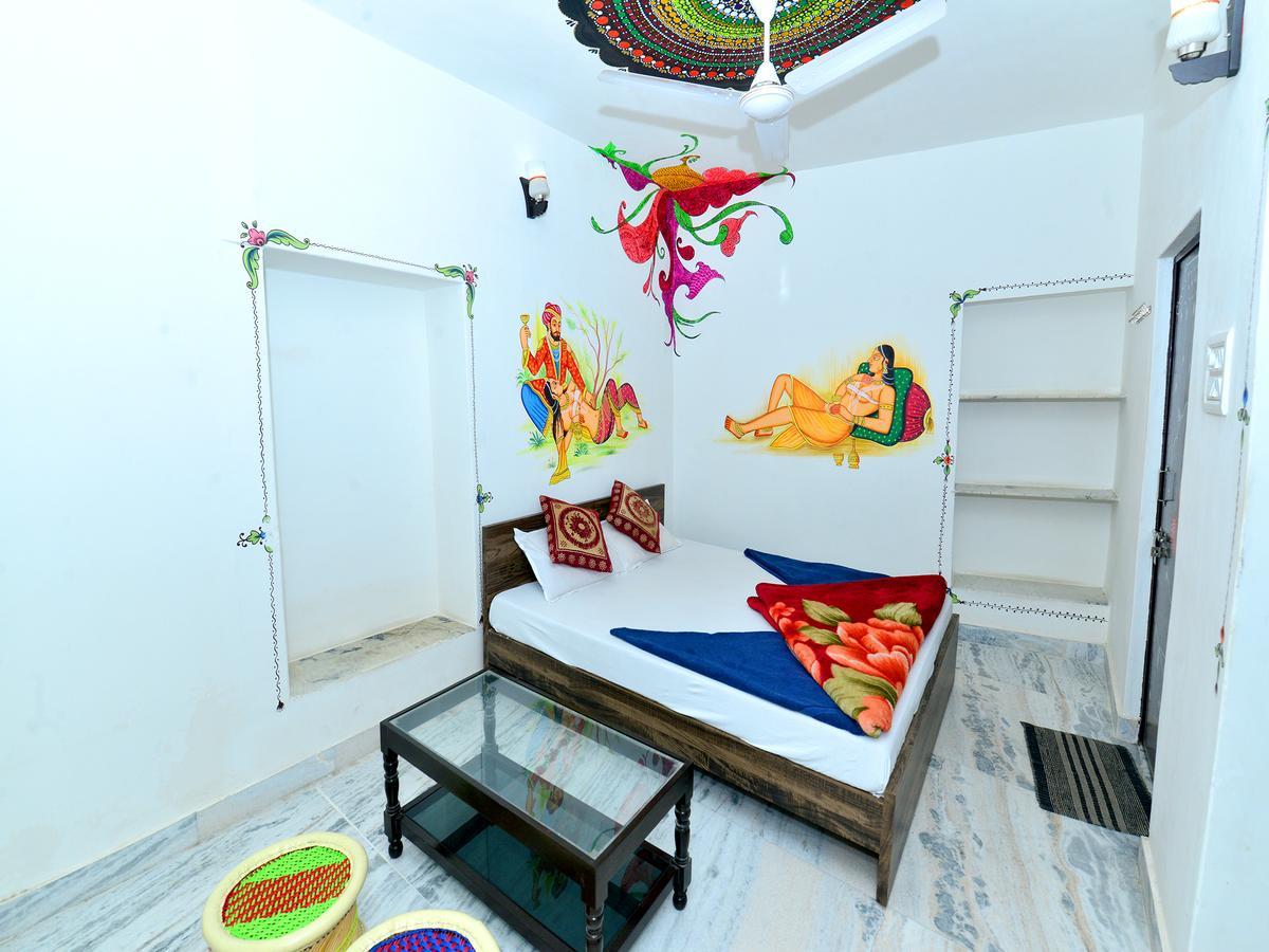 L G Guest House Jodhpur  Bilik gambar