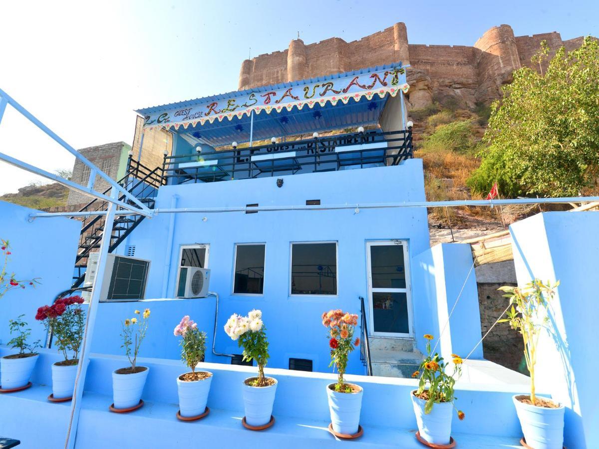 L G Guest House Jodhpur  Bilik gambar