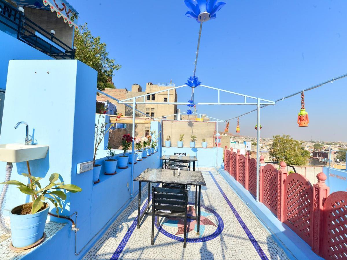 L G Guest House Jodhpur  Bilik gambar