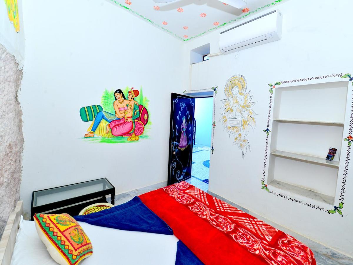 L G Guest House Jodhpur  Bilik gambar