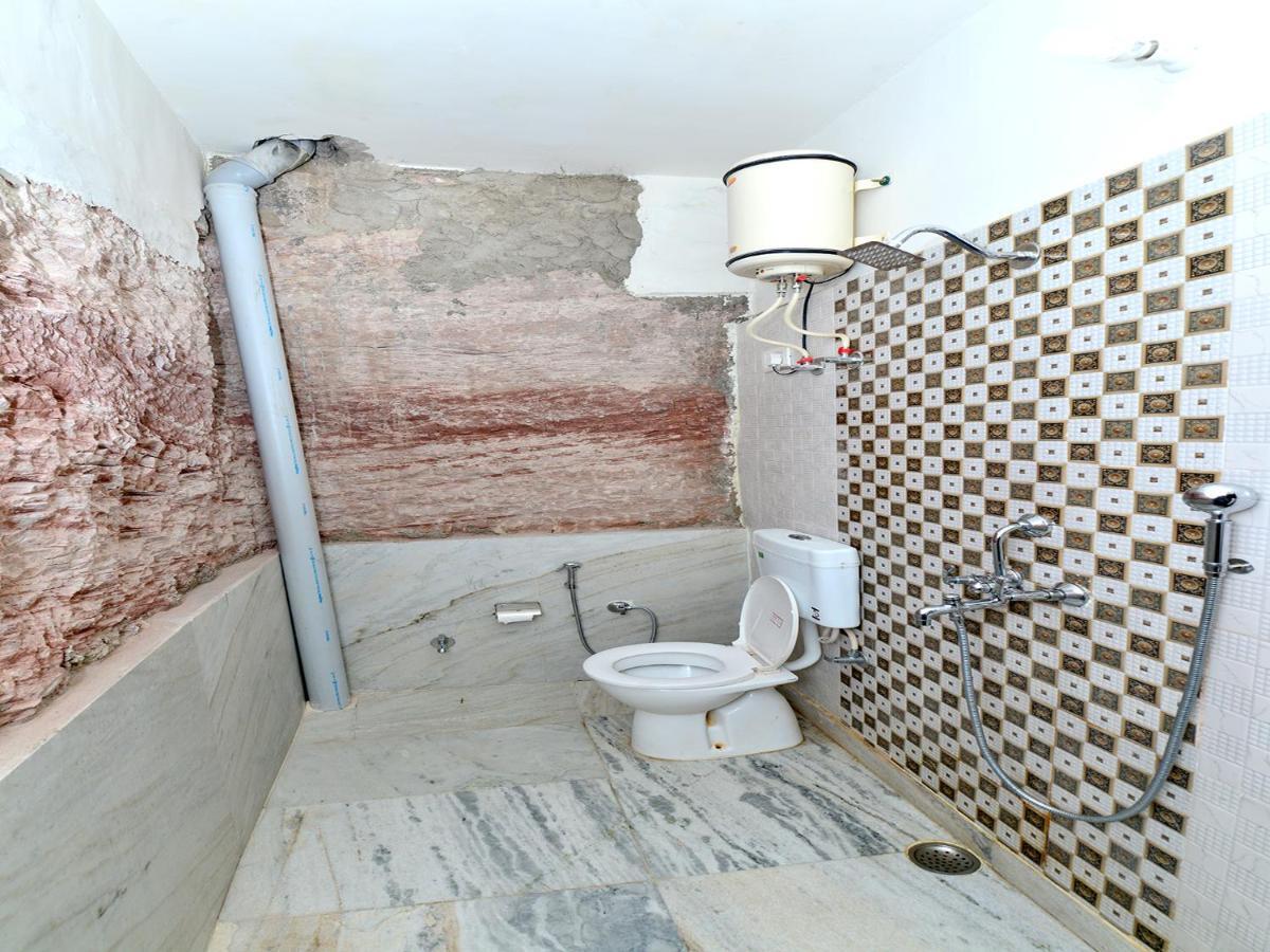 L G Guest House Jodhpur  Bilik gambar